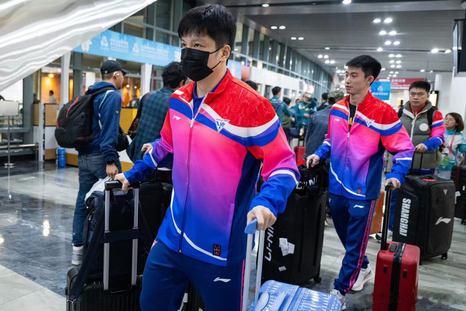 樊振东瘦的腰都细了一圈儿 ​​​