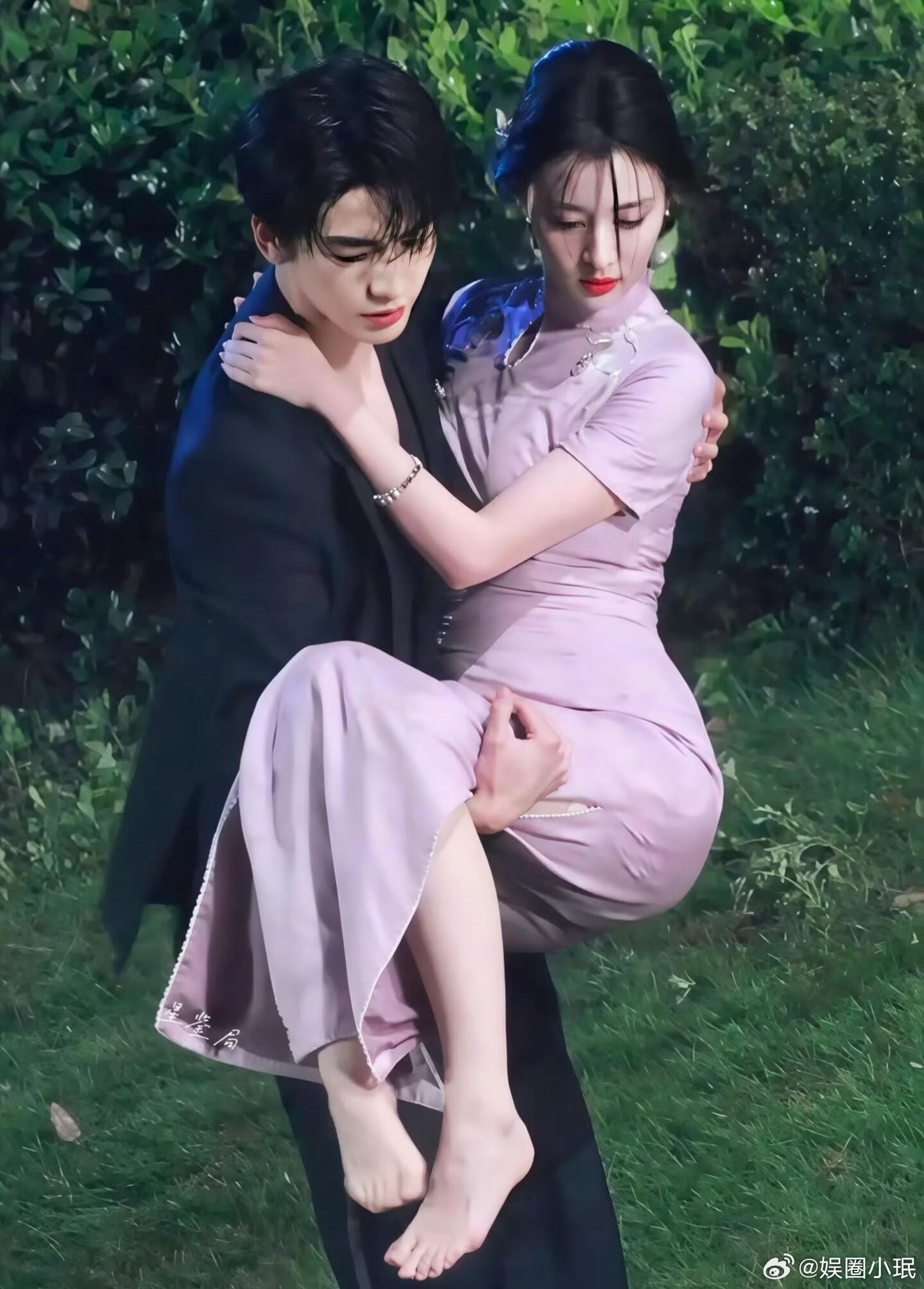 至今都忘不了王楚然湿身旗袍这个场景 