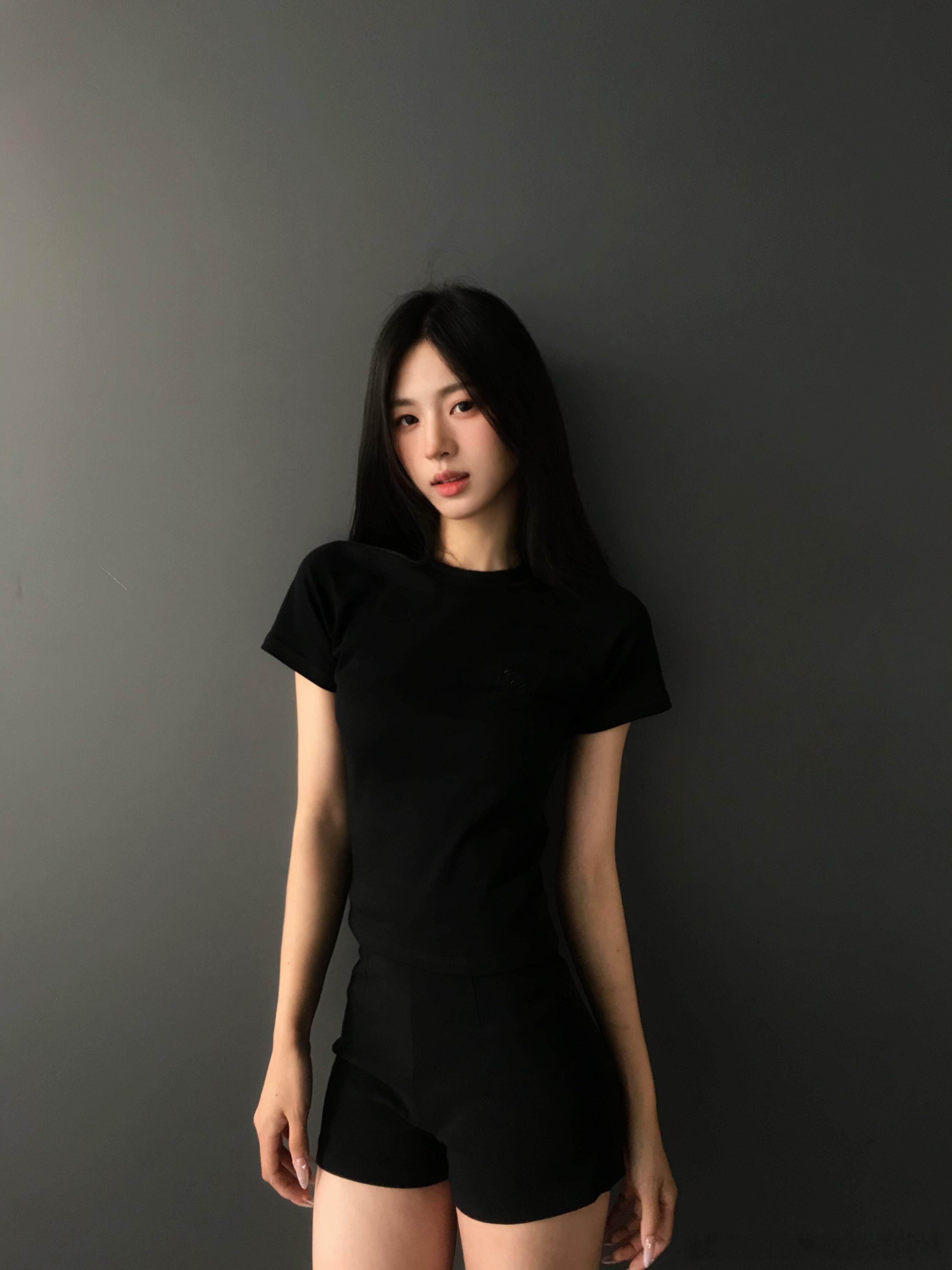 当你发现穿同款衣服的保洁阿姨是模特的时候... ​​​