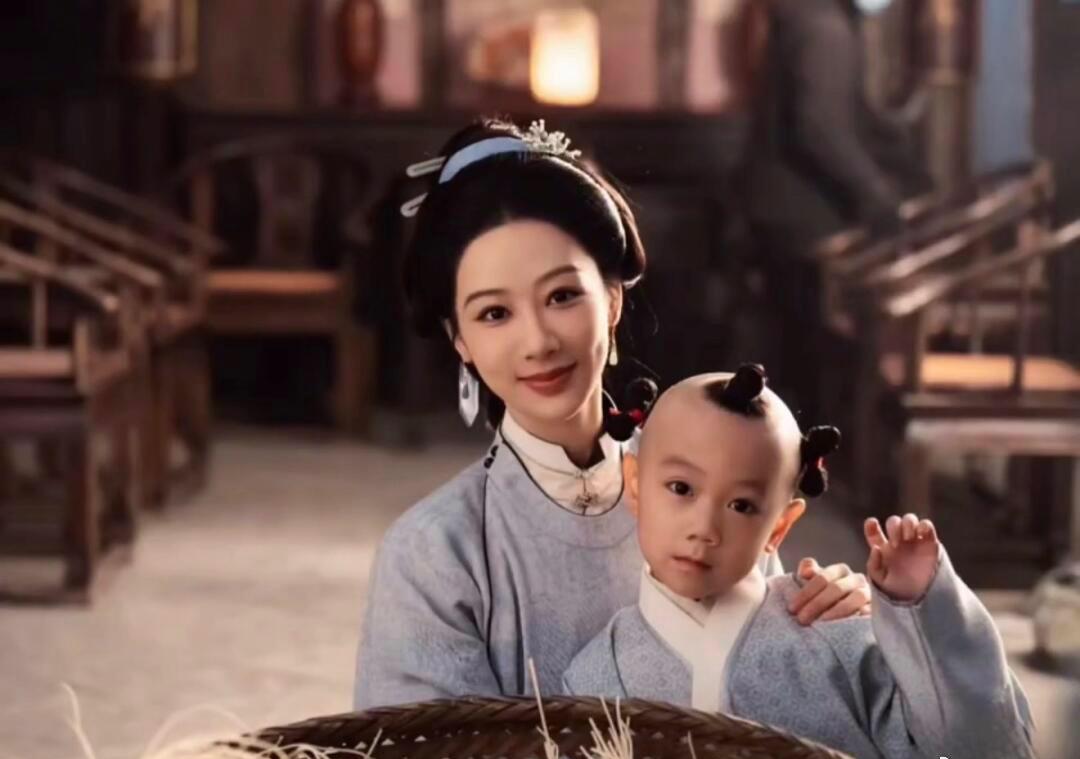 杨紫真的是很会挑剧呀，
这次她主演的古装剧《家业》很出圈的一点大家都听说了吗？