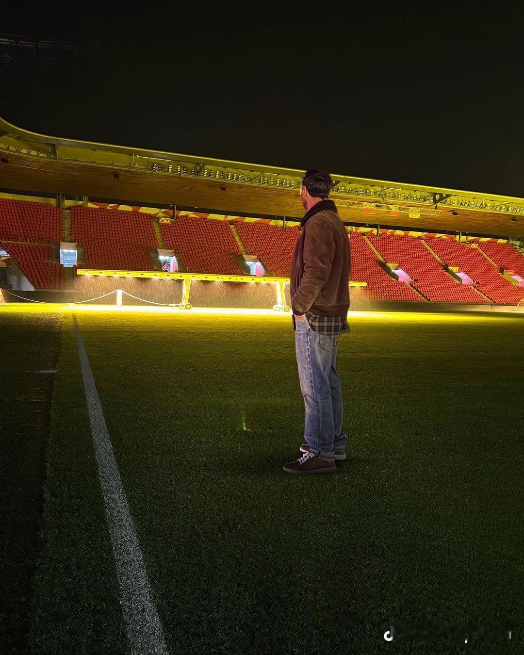 还有吗？🚨🇨🇿捷克联赛冠军布拉格斯拉维亚足球俱乐部社媒：“🥹👋很高兴见