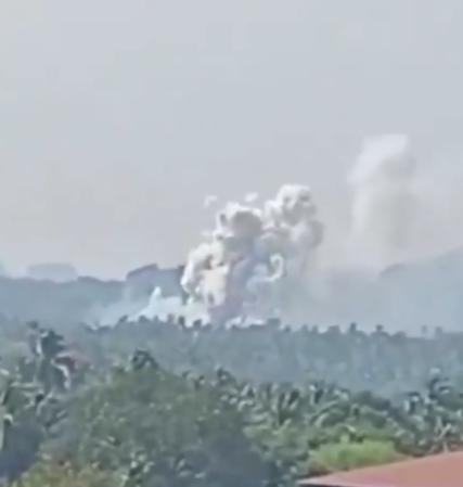 【印度烟花工厂爆炸造成23人死亡】爆炸发生在维鲁德纳加尔，另有6人受伤。 当局表