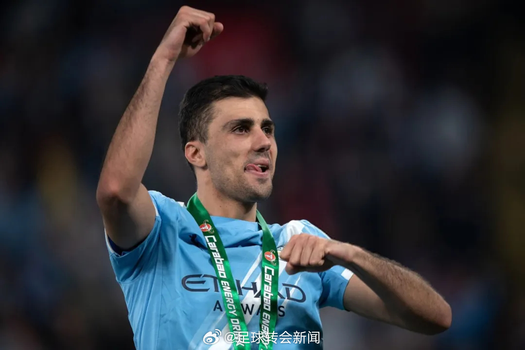 罗马诺发推：曼城已经为罗德里提供了一份新合同。皇马有意罗德里，决定取决于球员本人