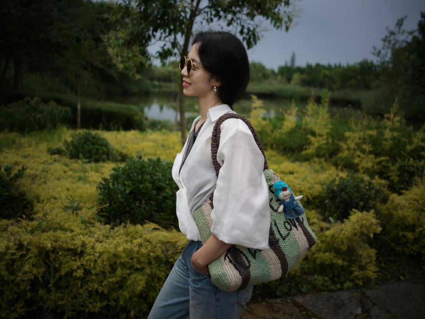 孙莉黄多多一家云南旅行孙莉黄多多一家云南旅行：母女俩"复制粘贴"级的同框画面 