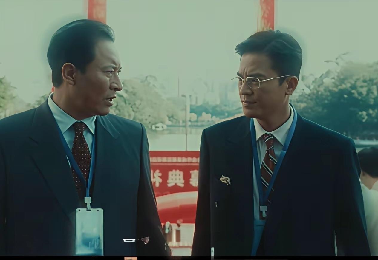 追剧《交锋》至第36集   吴金鹏和林看山翻脸，也翻得太快了，不仅林看山感到惊讶