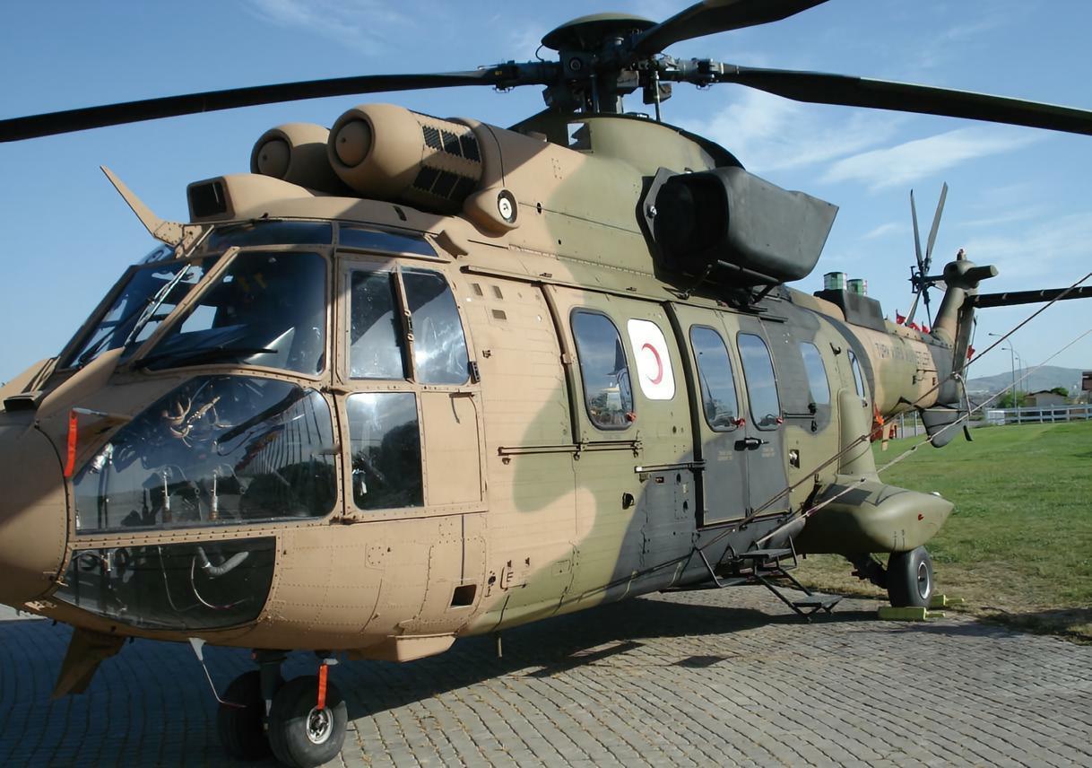 每天认识一件兵器 法国SA 532“美洲狮”通用直升机AS 532是法国宇航研制