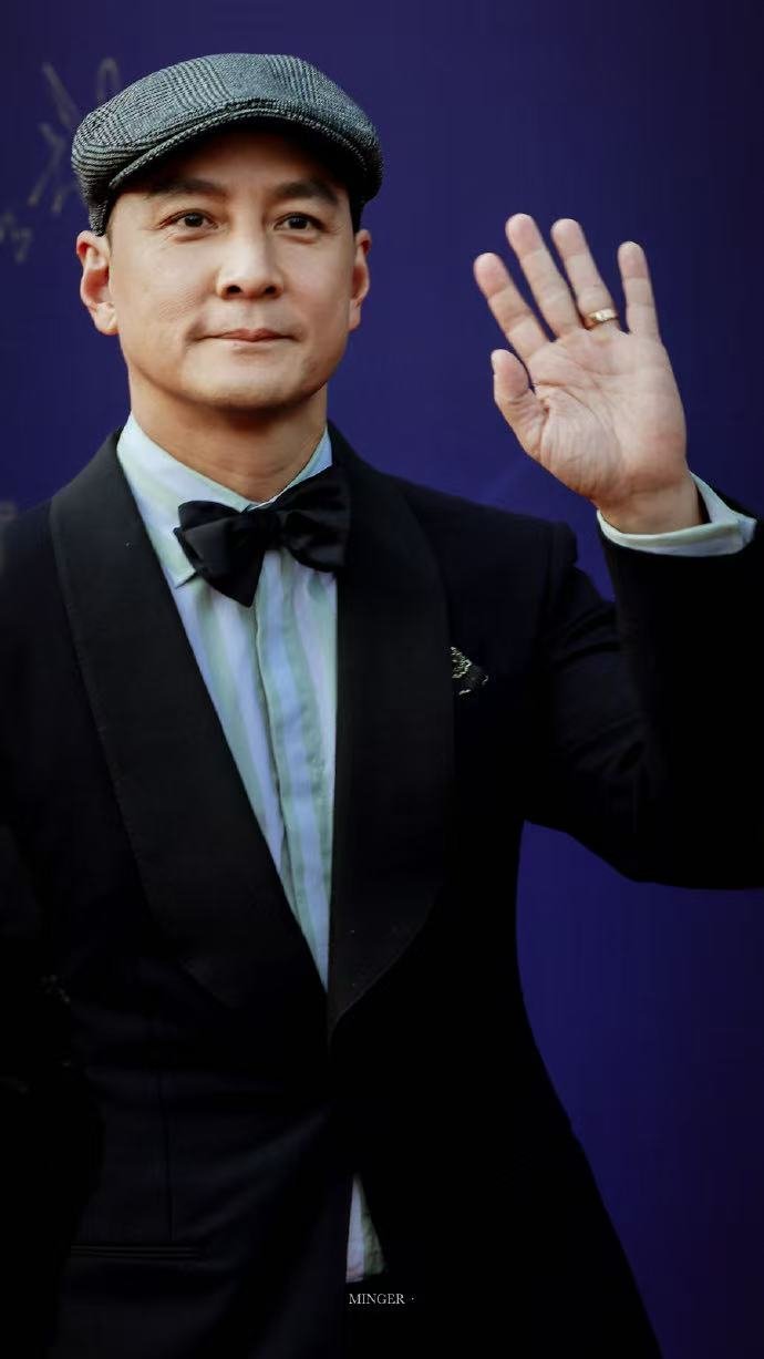 阿祖收到了lazuzu 梁家辉抢梗还意犹未尽，如今阿祖顺利拿下lazuzu，调侃