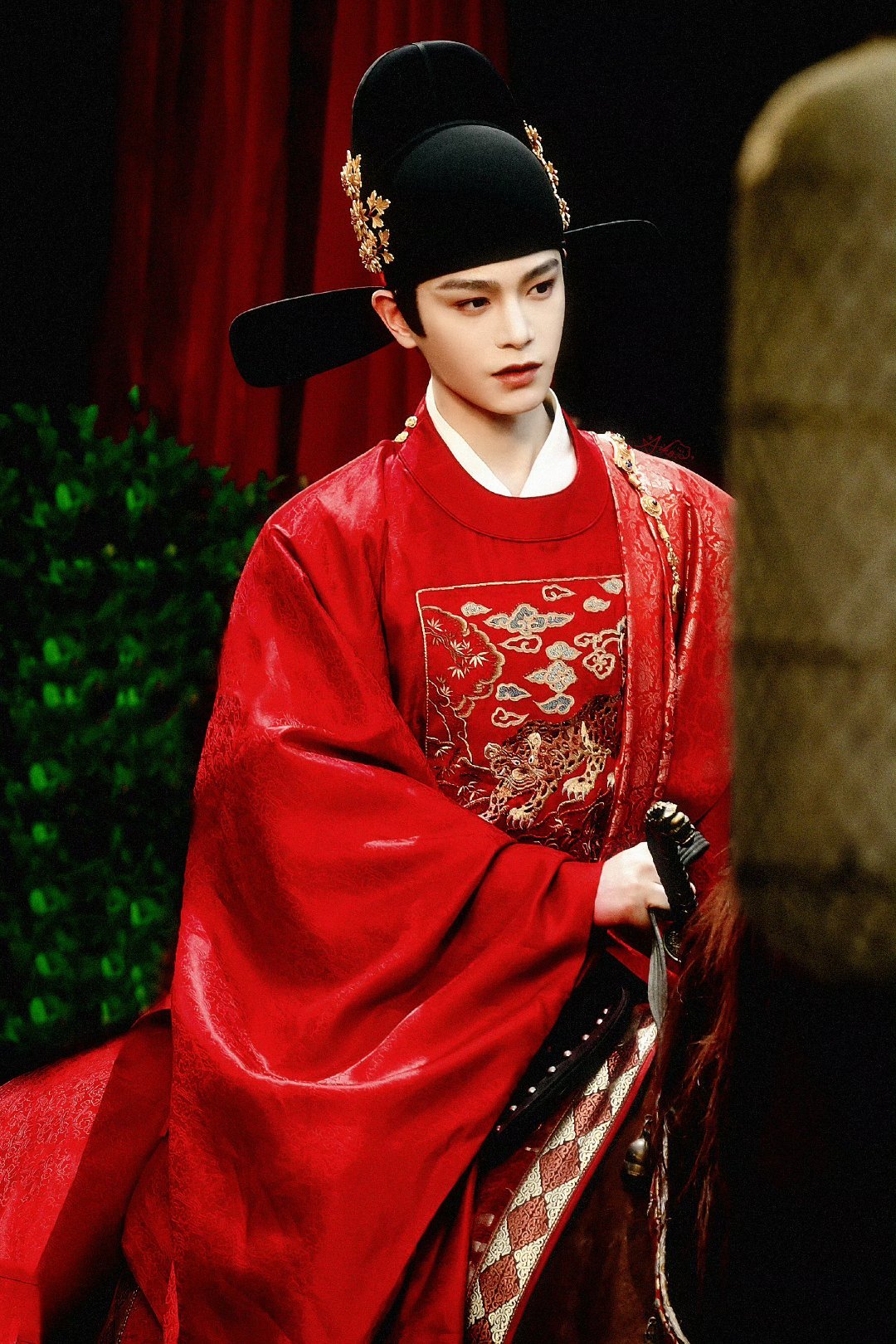 丁禹兮宋祖儿 司宫令 看《司宫令》广场，宋祖儿粉丝对丁禹兮的颜值挺满意啊。