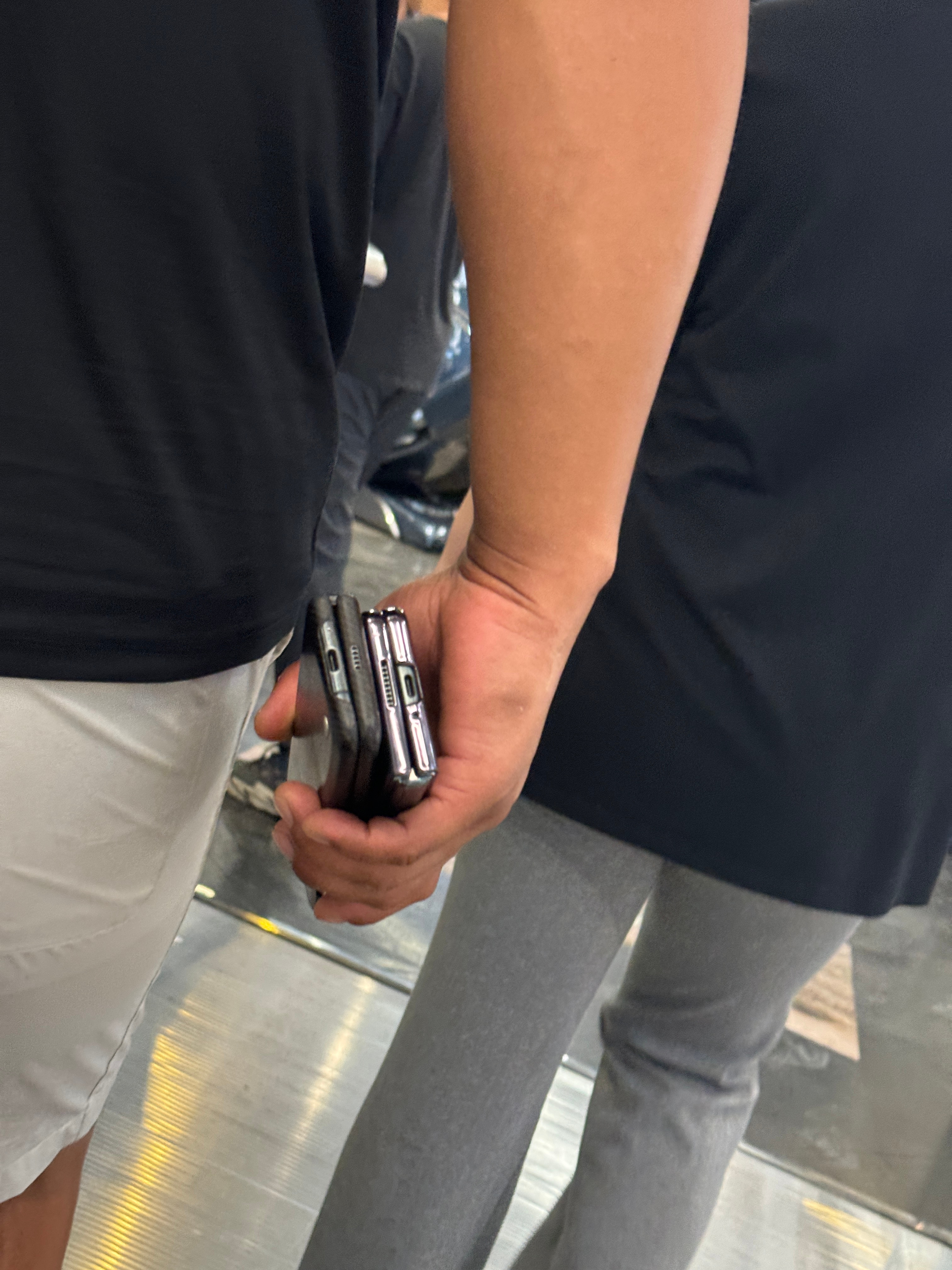 靠，怎么还有人在用小米遥控器啊 ​​​