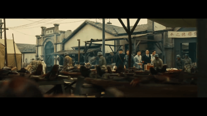 距离这样的日子才过去两代我们如今享受在太平盛世的美好生活中，总是会让我们觉得战争