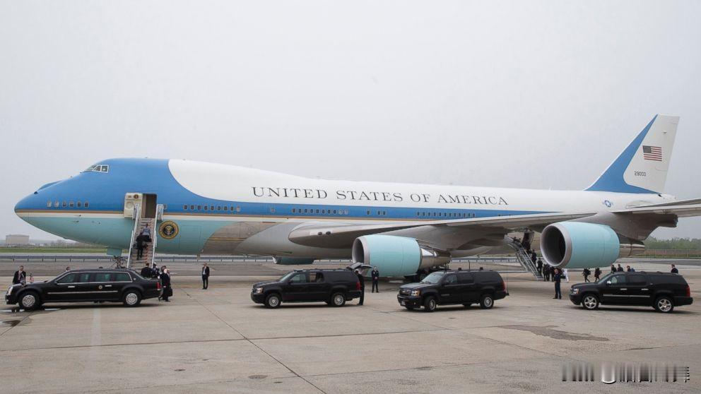 安德鲁斯联合基地（Joint Base Andrews，旧称安德鲁斯空军基地），