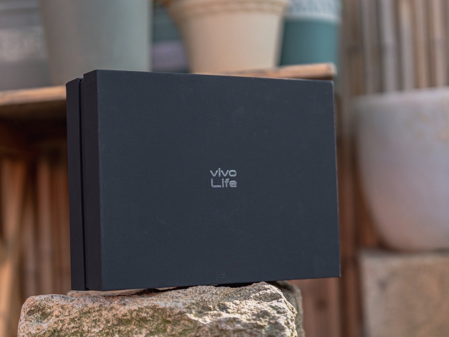 vivo Life摄影包是真好放东西，手机、手柄、增距镜，都能放进这个质感出众的