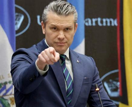 美国那边爆出来个大瓜，直接搅乱了美军内部的晋升秩序，国防部长赫格塞思，居然敢越过