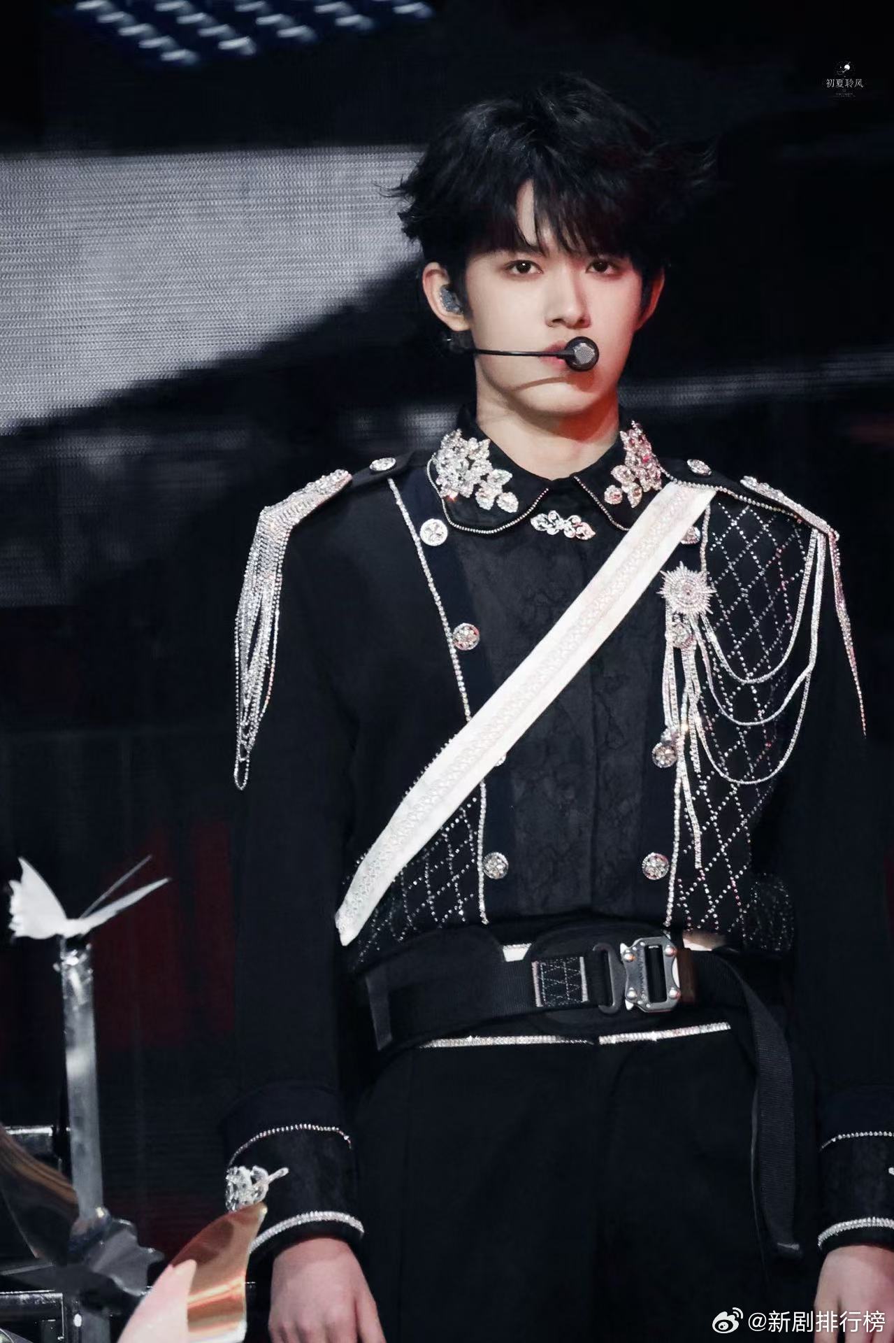 Angelababy张极站姐互发张极站姐发了Angelababy 张极的颜值真的