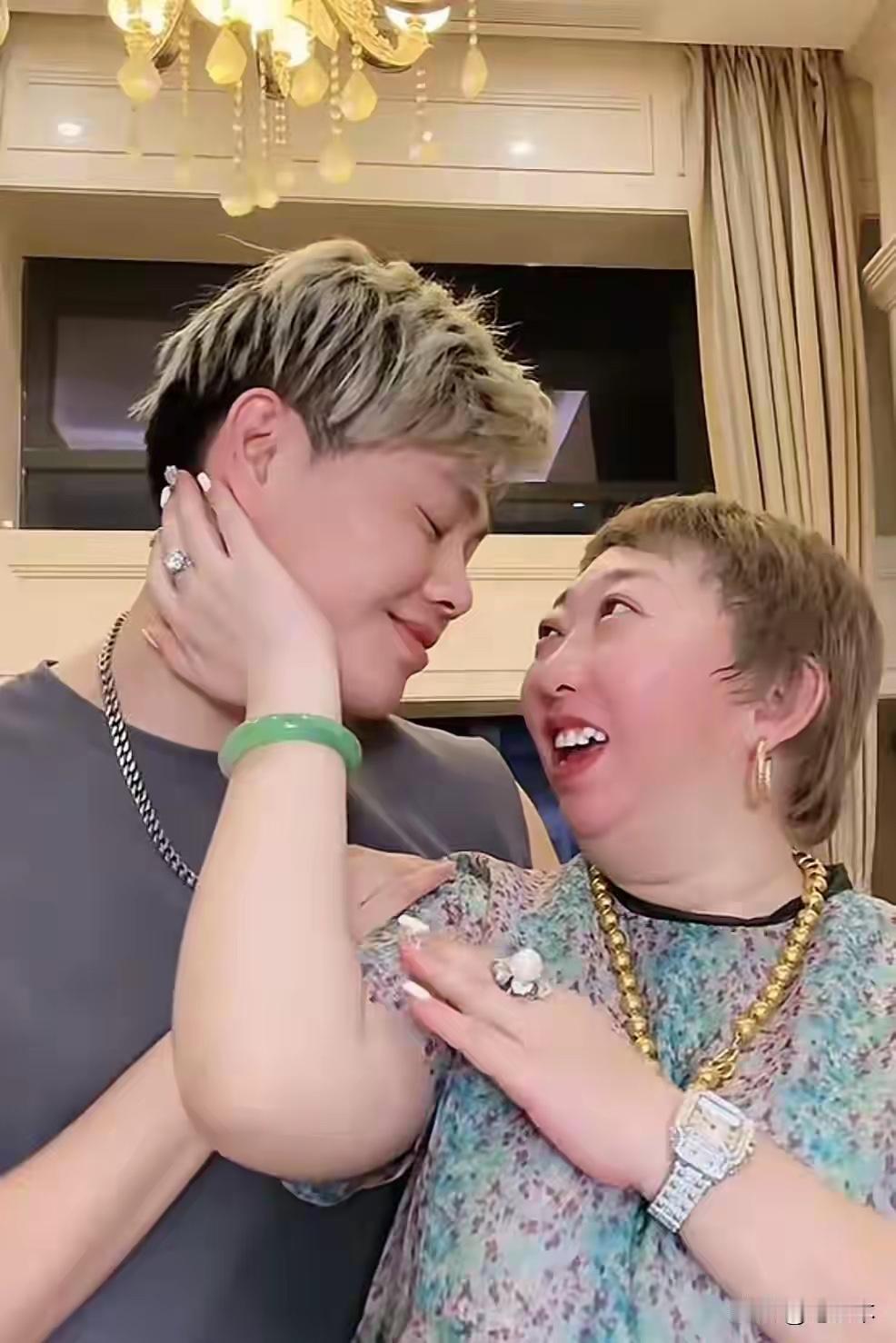 网红大林子报喜，是良性结节，手术成功取出，检测结果如她所愿。

网红大林子，一个