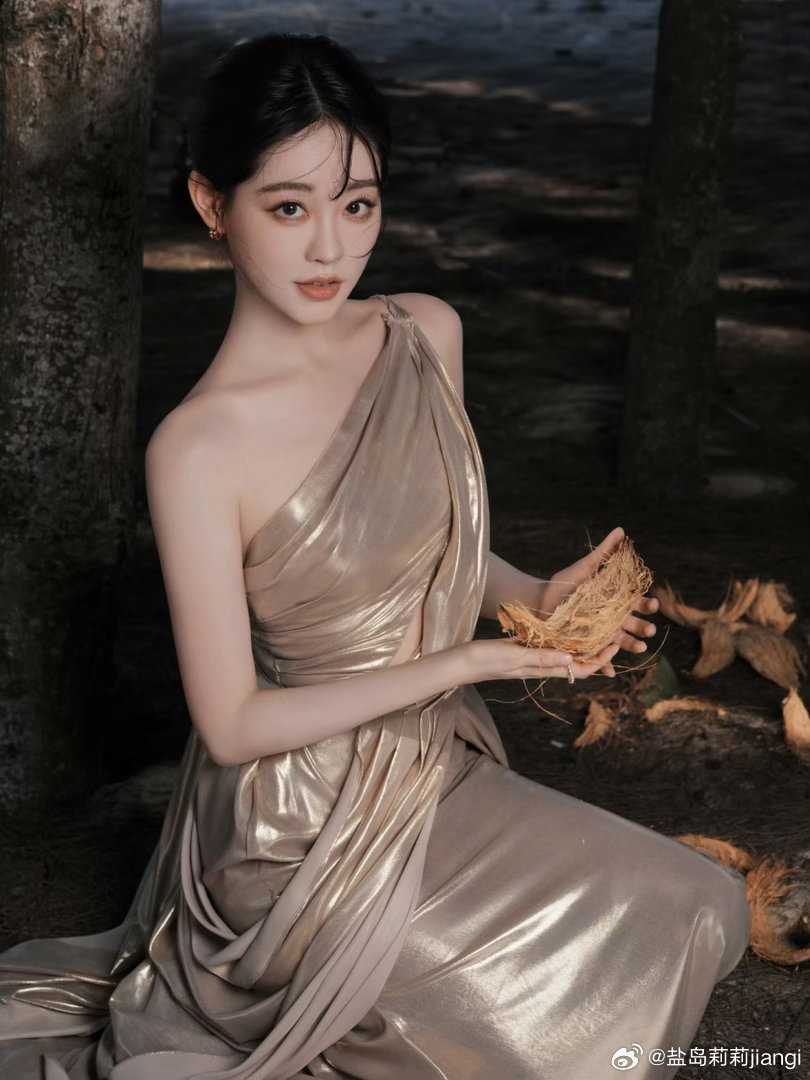 祝绪丹加盟和颂传媒🆘恭喜祝绪丹开启演艺新征程！正式官宣签约和颂传媒，为期待她的