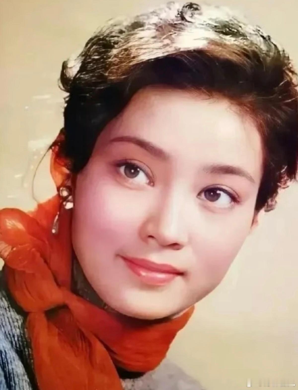 潘虹：岁月的痕迹，不减当年的美丽！ ​​​