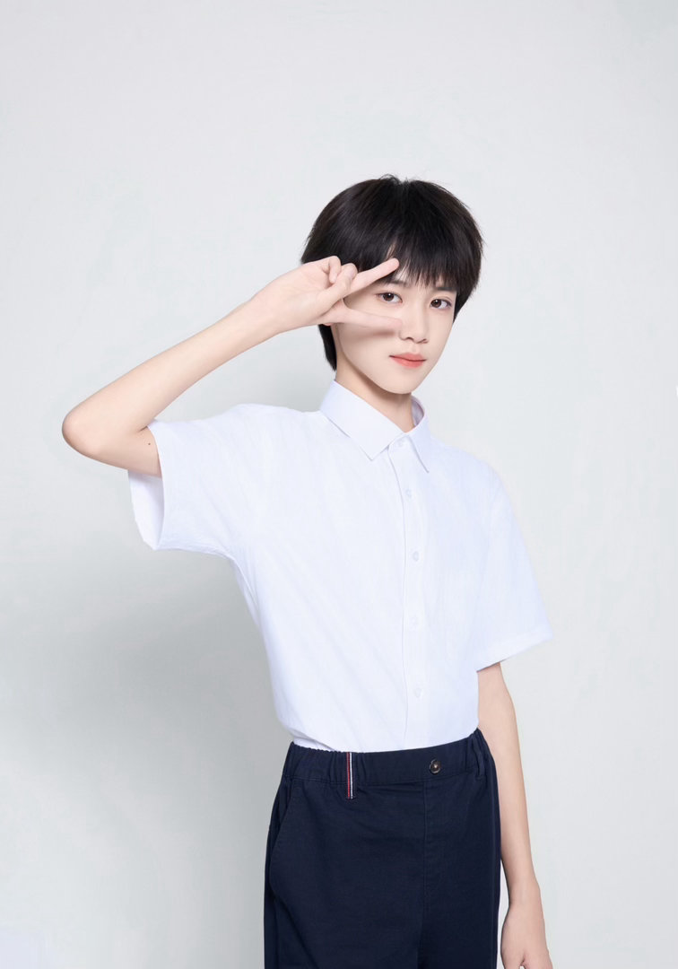 杨林好有时候生活的曲折会让我们感觉到手足无措，但也会发现许多的烦恼似曾相识。在命