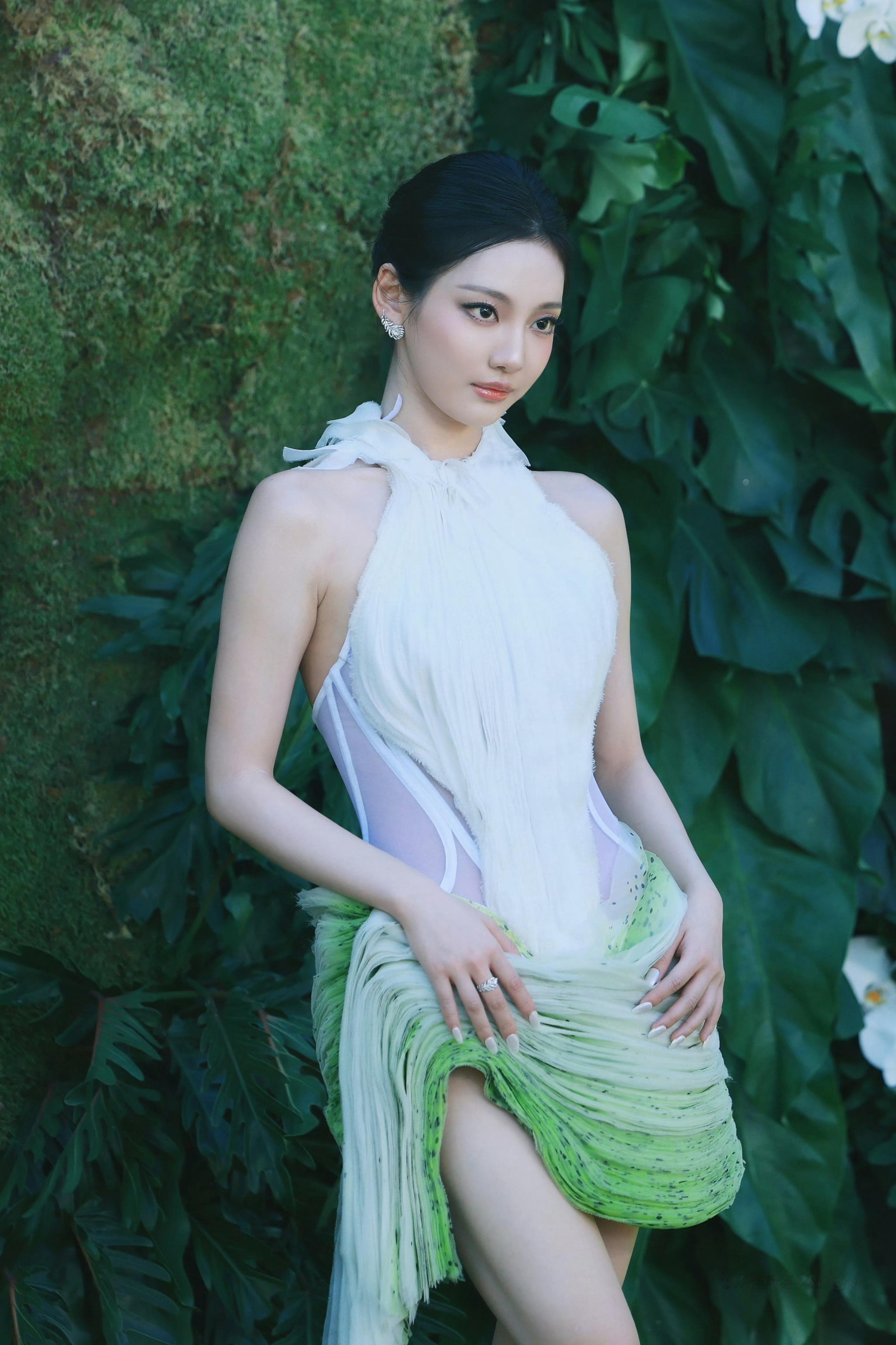 宁艺卓 🌴 VOGUE潮汐红毯饭拍 ​​​