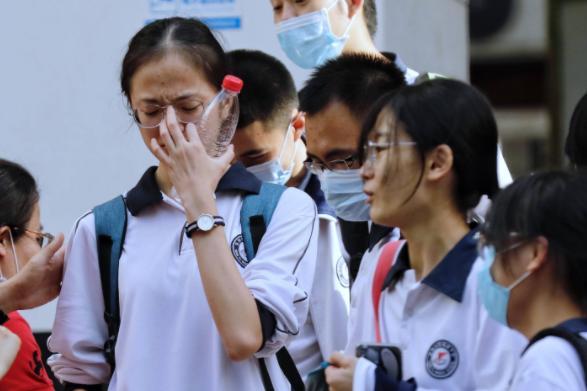 春天最想实现的心愿是金榜题名时，能够发挥正常考出理想的成绩，这才是最大的愿望。学