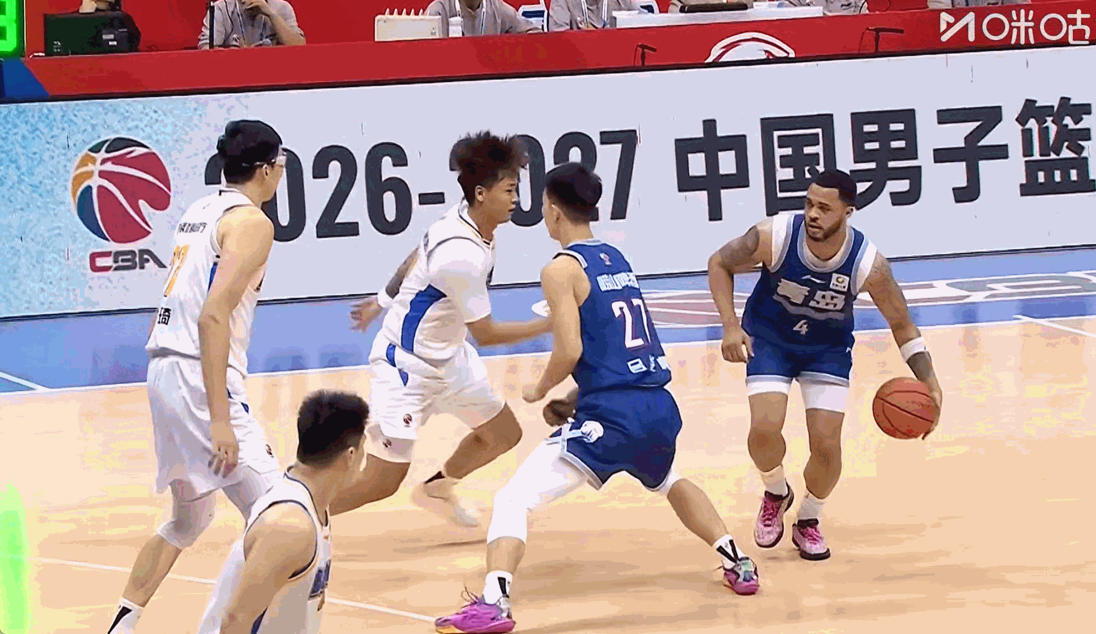 青岛男篮vs北京男篮CBA[超话] 吹假摔？ ​​​