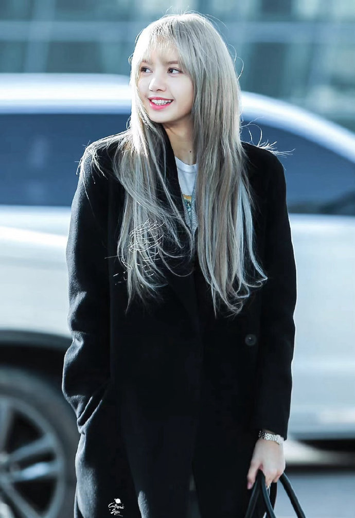 Lisa回应使用种族歧视性表达Lisa回应练习生时期使用种族歧视性表达 Lisa