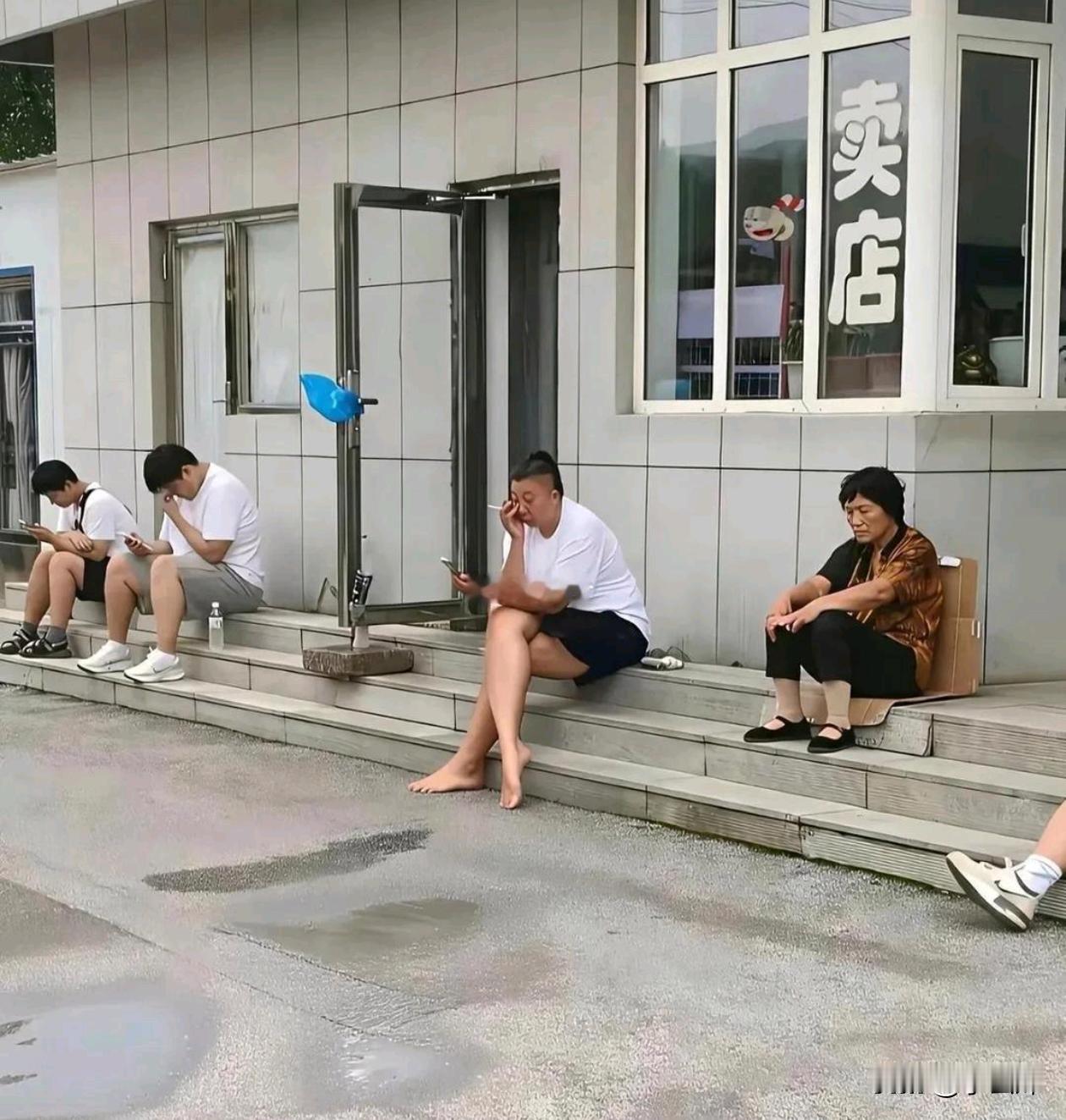 虽然现在她落魄了不过赚的钱估计也够花几辈子
