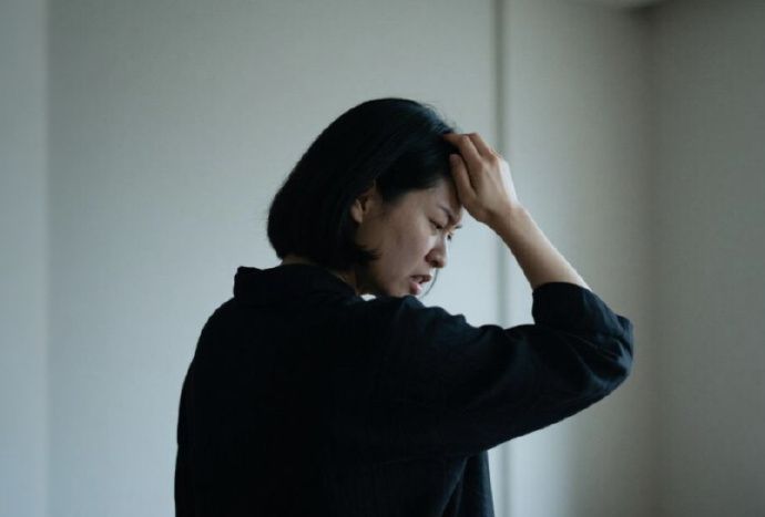 警惕微笑背后的情绪负债 【原来还有微笑型抑郁】一些看起来积极阳光、功能良好的人，