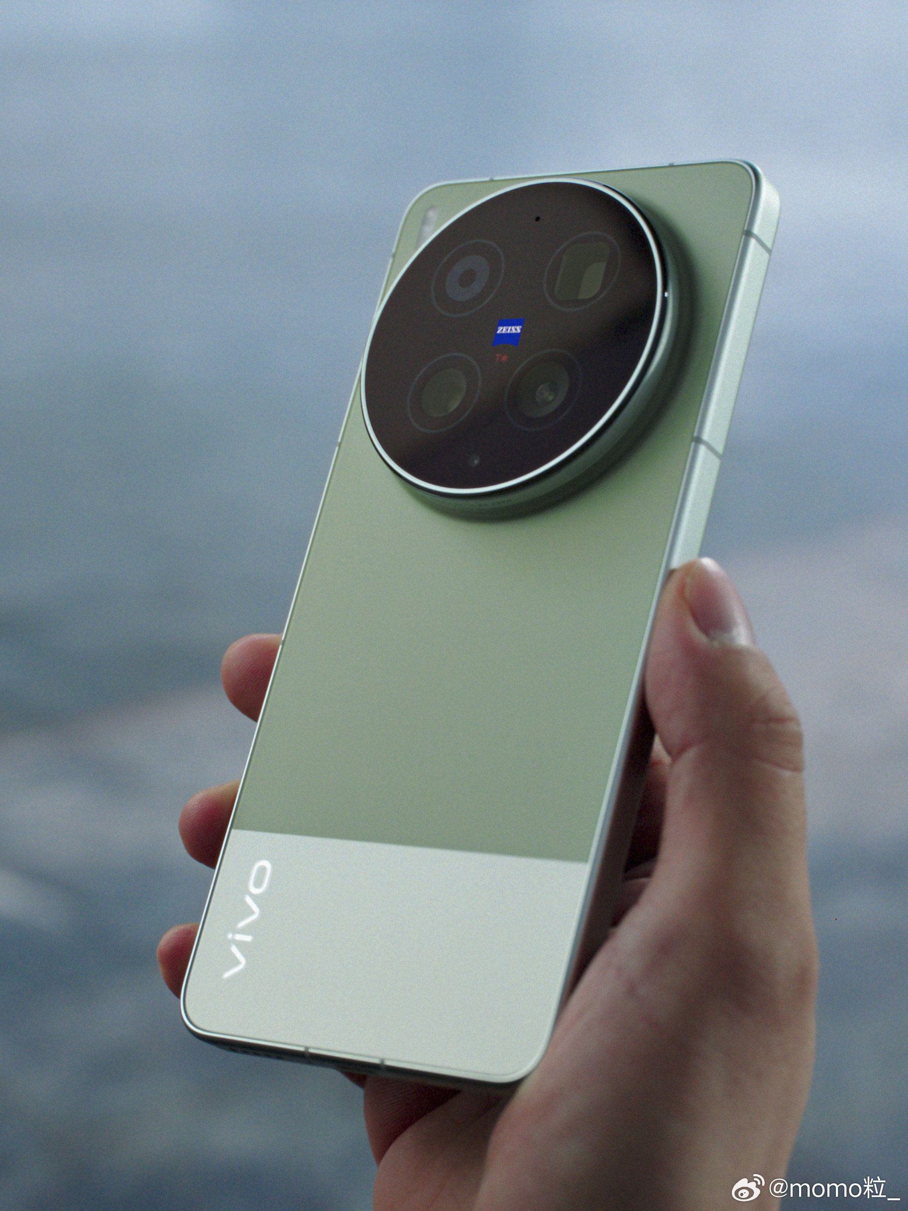 终于等到蒋奇明老师开箱 vivo X300 Ultra！这组图一出来，专业感直接