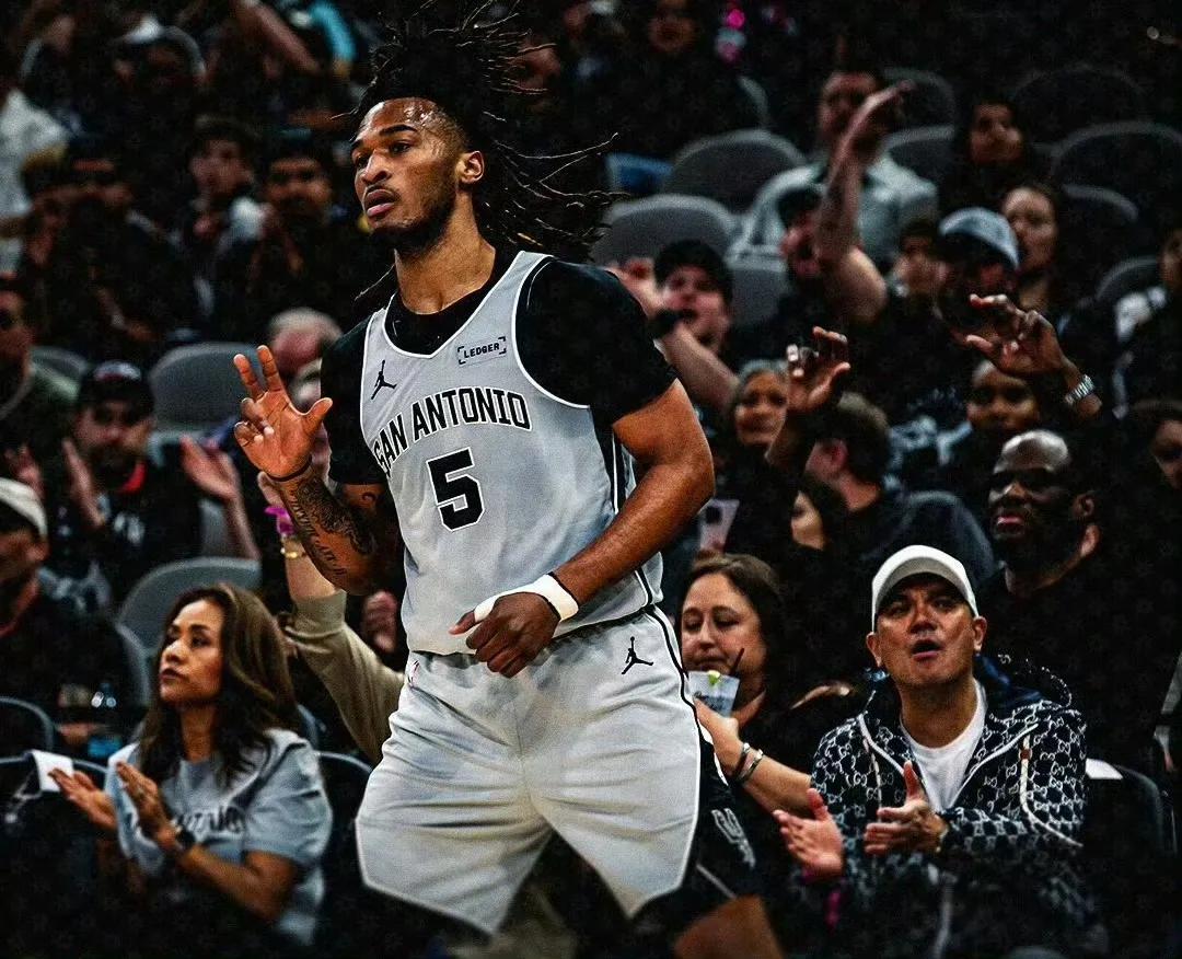 生涯之夜！斯蒂芬-卡斯尔今日对阵独行侠火力全开，狂轰40分12篮板12助攻，用生