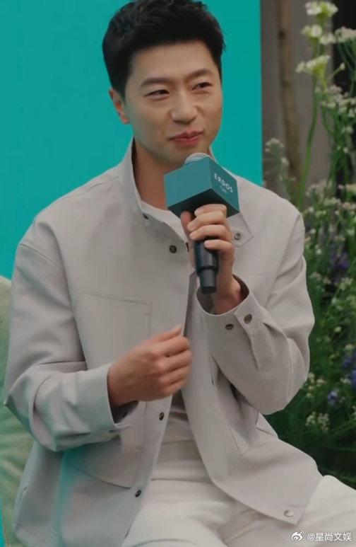 马龙氧气感自然大片 马龙与自然的同框太美好了！他身上那份岁月沉淀的温润，与自然的