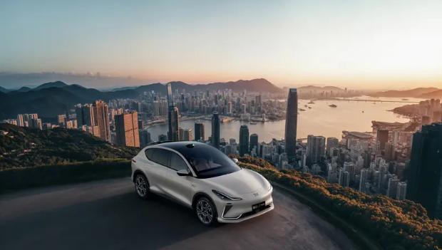 智己汽车纯电旗舰车型—“超宽视界旗舰SUV”智己LS7焕新版正式上市，限时权益价