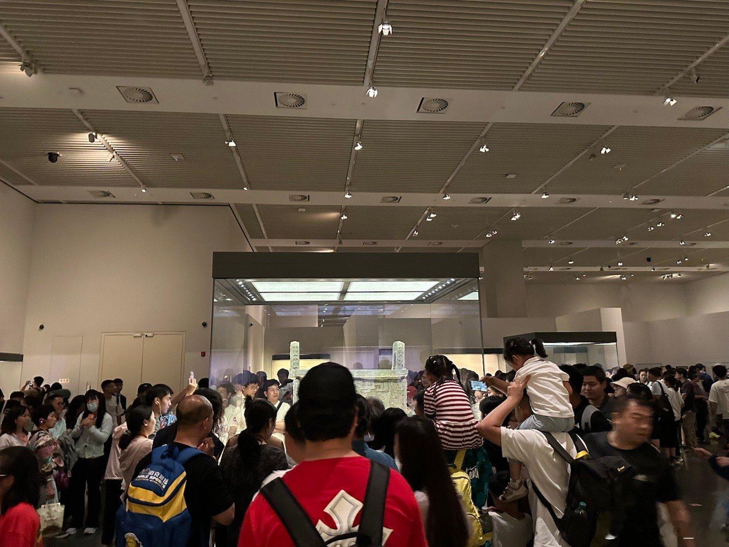 不是还没放暑假么？  ​​​