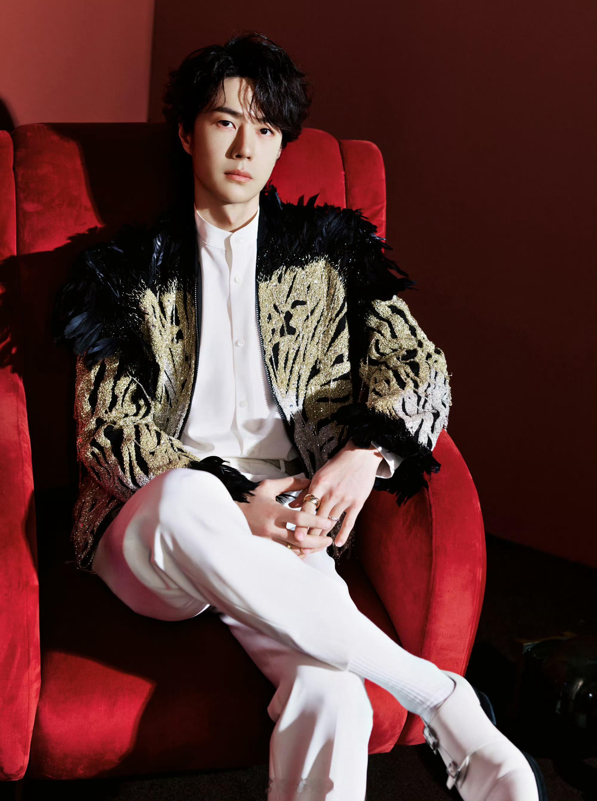 王一博易烊千玺春晚穿搭上榜最佳马上好运王一博，易烊千玺