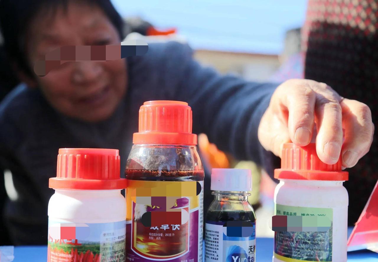 谁在生产剧毒农药，谁又在使用剧毒农药？
据了解，早在2022年3月16日，农业农
