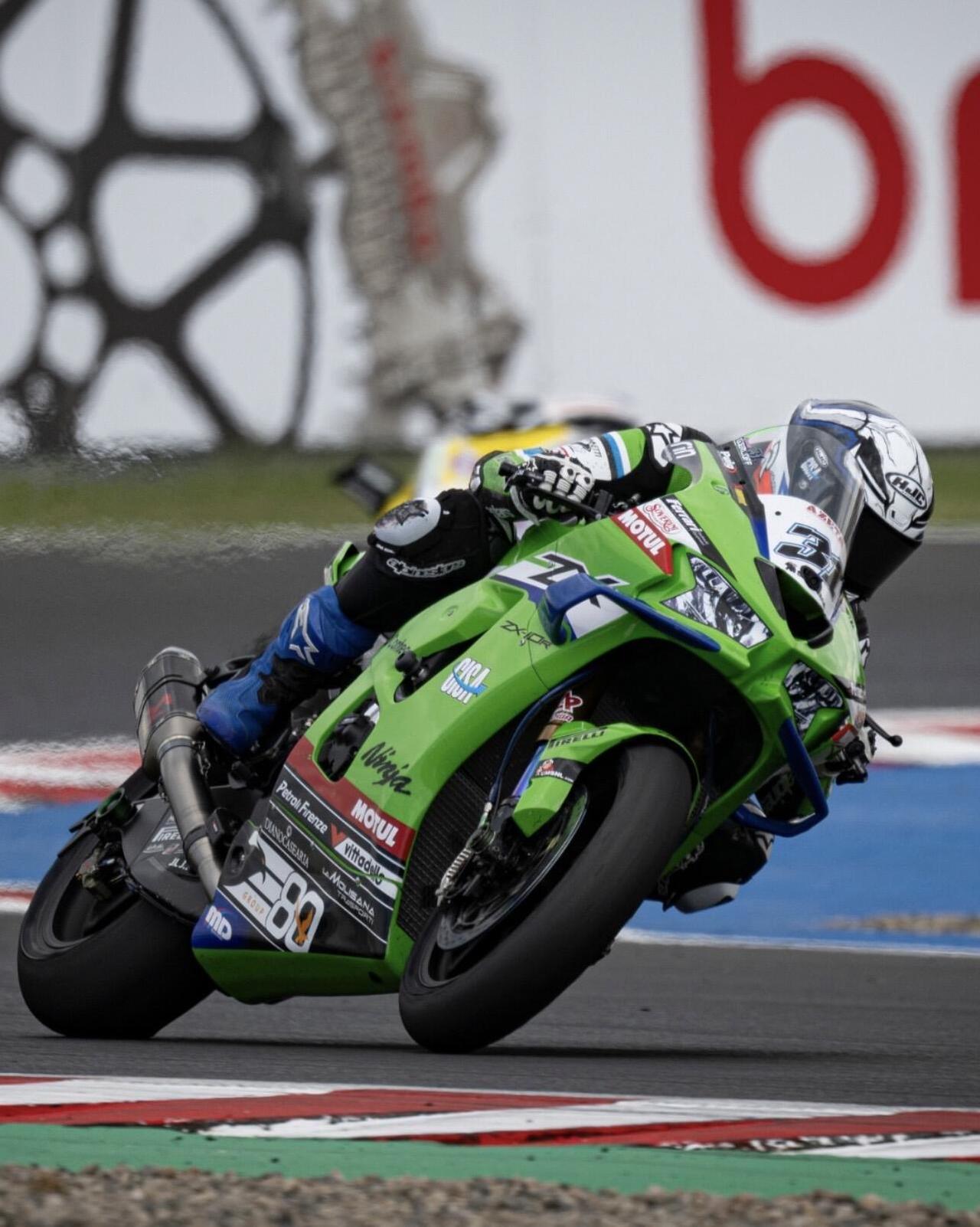 我认为实时看WSBK法国站，也需要理性看待场上的对抗。赛道上互相卡位、防守超车，
