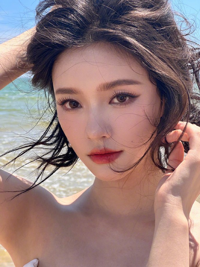 𝐒𝐇𝐀𝐑𝐄｜内娱女明星｜林允｜氛围感头像｜𝑾𝒆𝑪𝒉𝒂𝒕壁纸