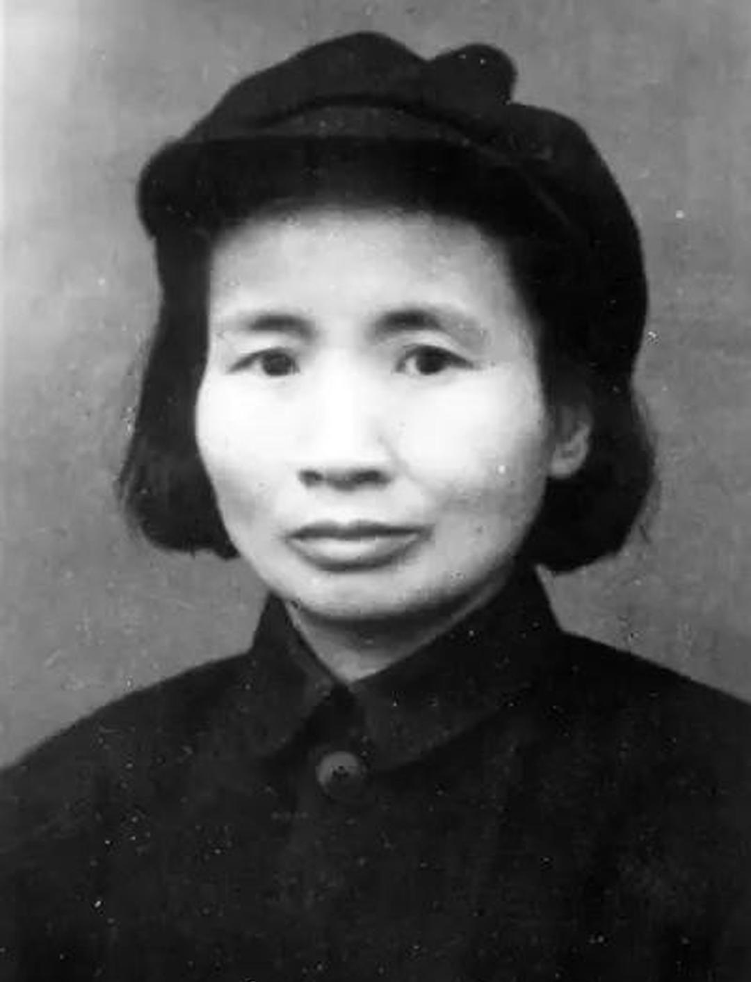 1960年，钱瑛赴甘肃考察，司机迷路误入荒沟，忽见轻烟袅袅，谁知这缕烟，竟救下了