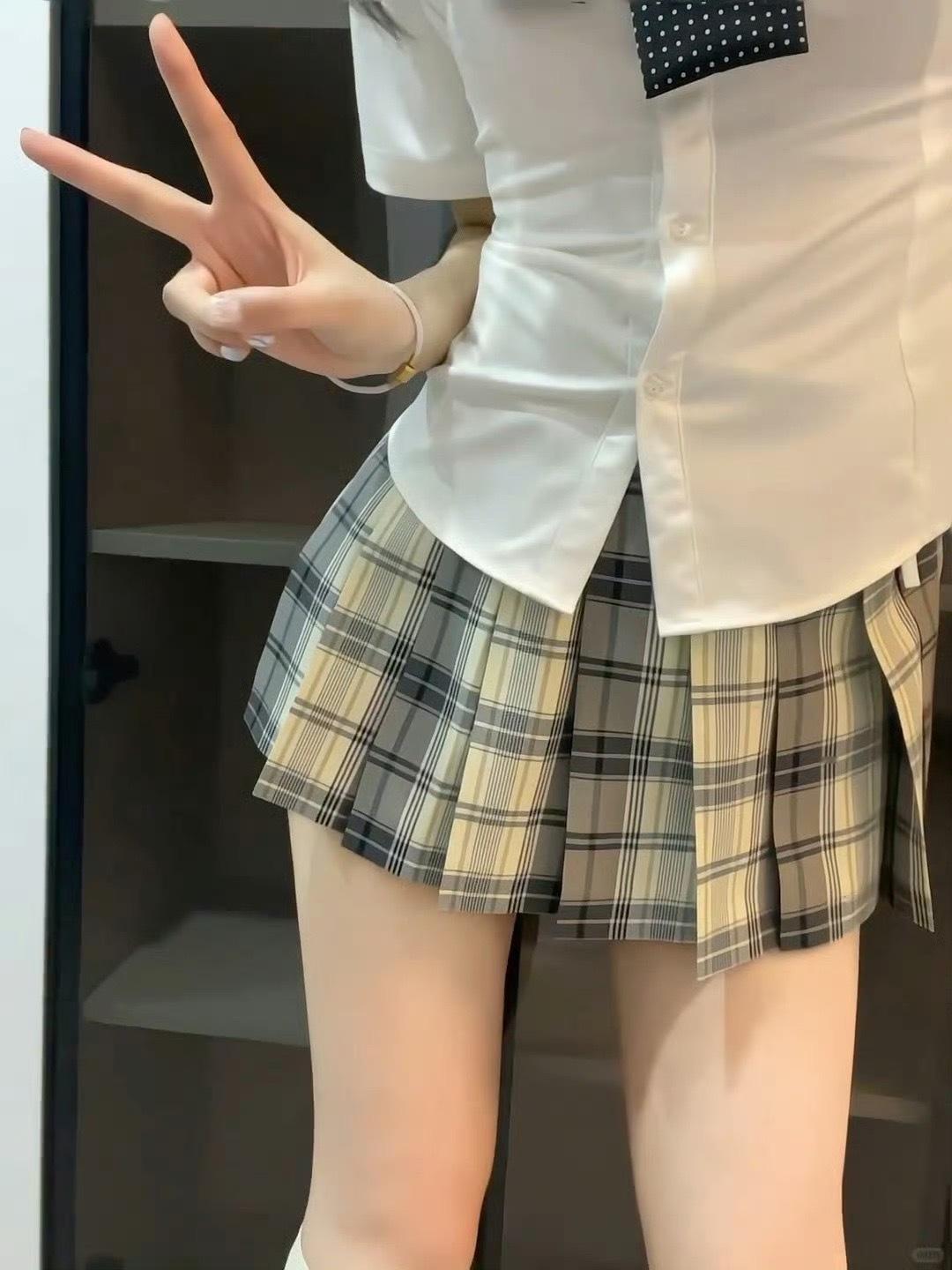 月上柳梢头，人约黄昏后  