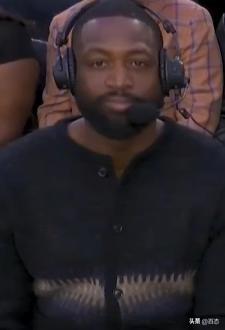 快船主场对阵湖人，快船112比104惊险过关，快船一度领先20多分，在下半场被追