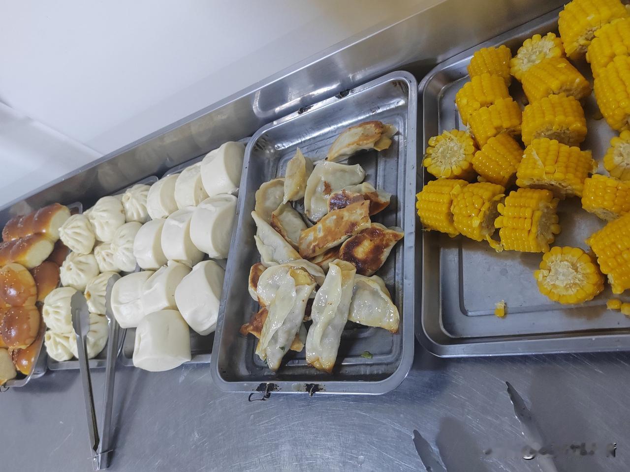 15号下午开航到现在，已经整整三天了，甲板上也冲洗的干干净净的了，天气大好，心情