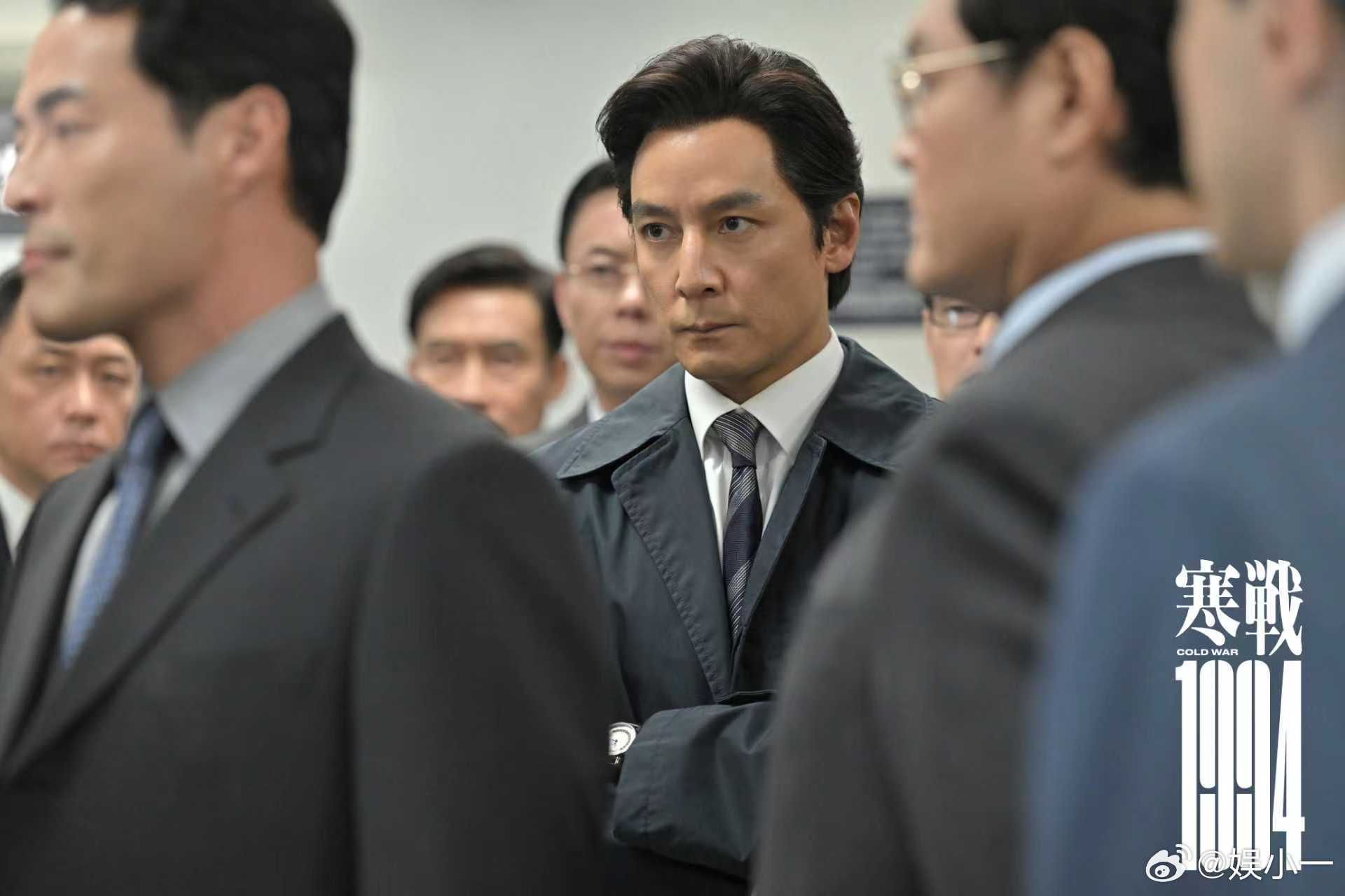 电影寒战1994全方位升级 从剧照就能感受到全方位升级！场景、质感、故事格局全升