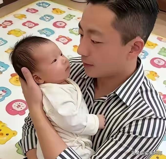 说婚姻是围城，
但到了汪小菲这儿，
新媳妇马筱梅直接给他改造成了开放式公园。
