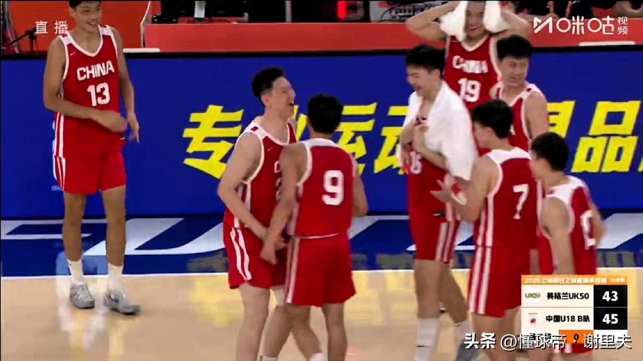 辽篮传承！刘子扬+姚盛彬双双爆发，小将刘子扬超远三分点燃全场，激情解说：刘子扬跟