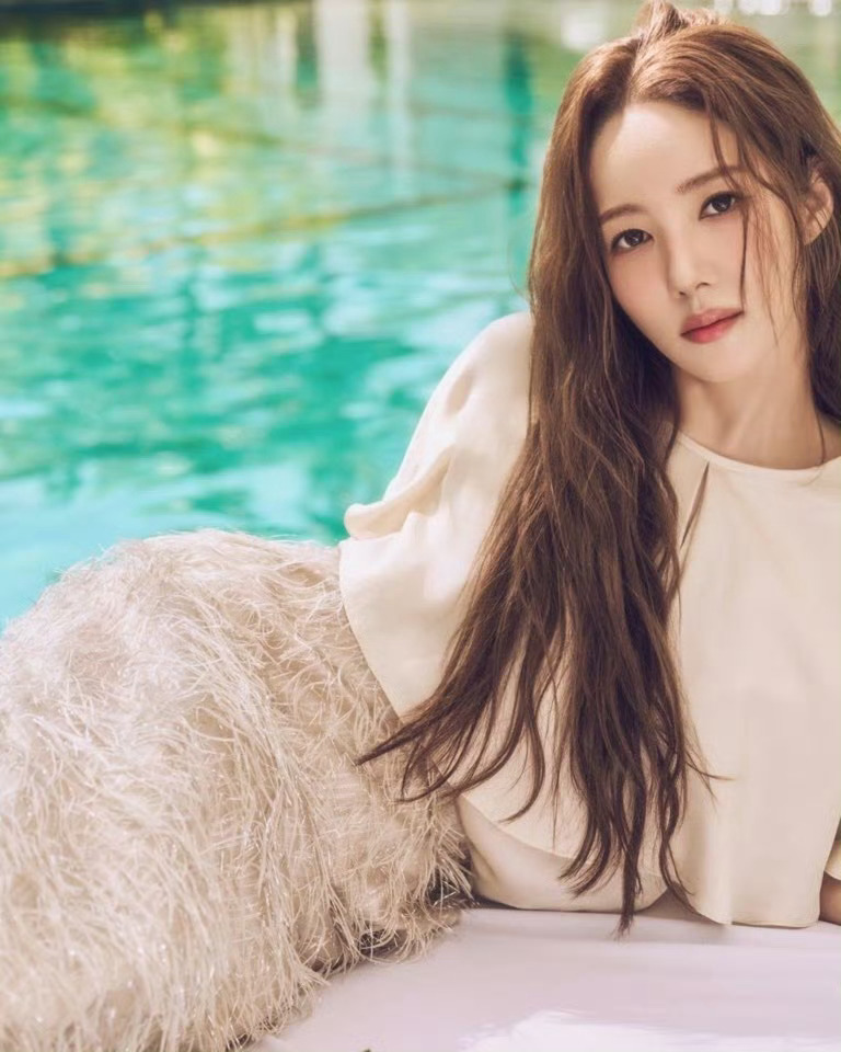 朴敏英｜DAZED KOREA April 2026.4月刊 摄影: Park 