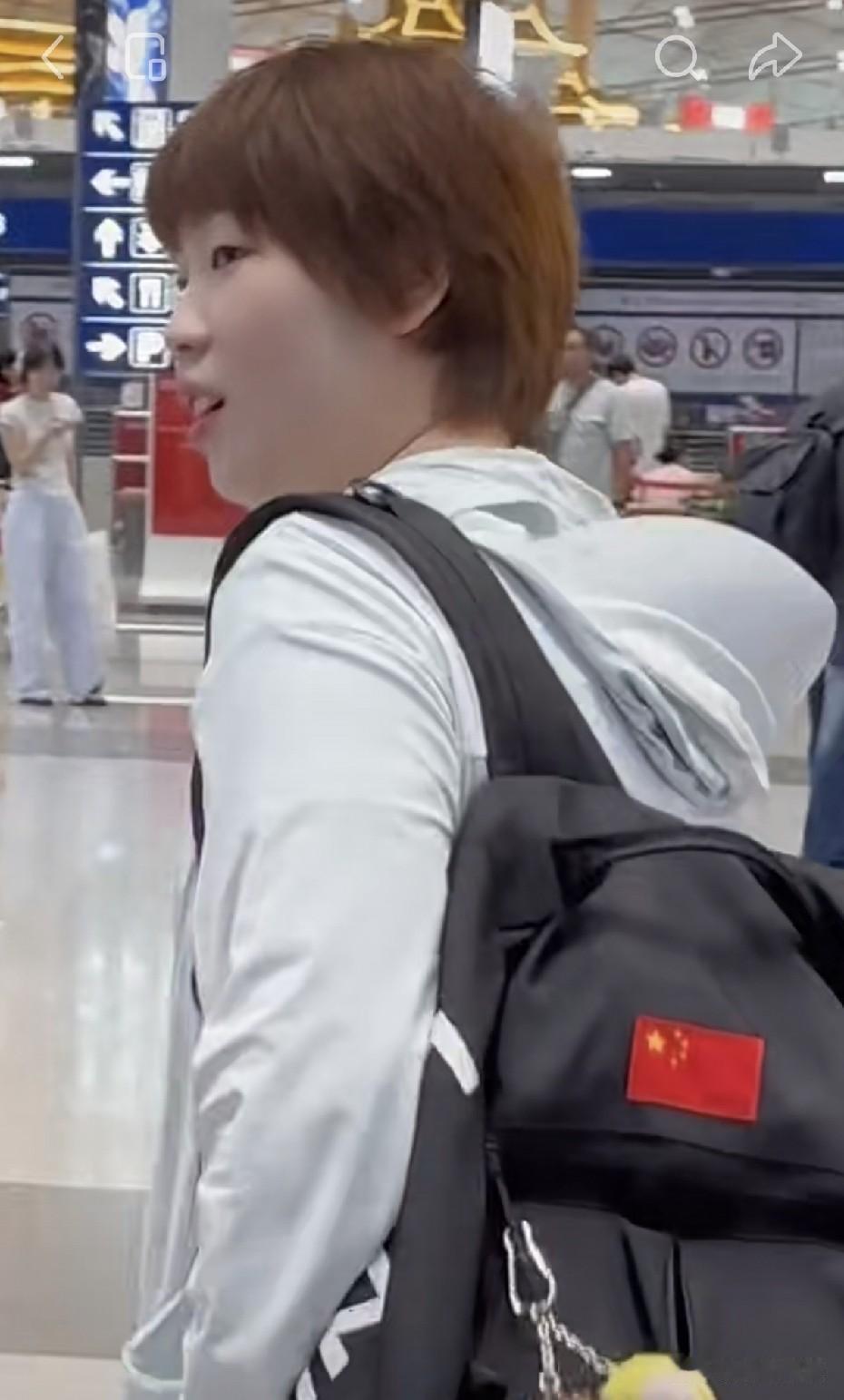 蒯曼也从南京出发飞长沙了。
全锦赛将于7月13日正式开赛，参赛运动员也都陆续到长