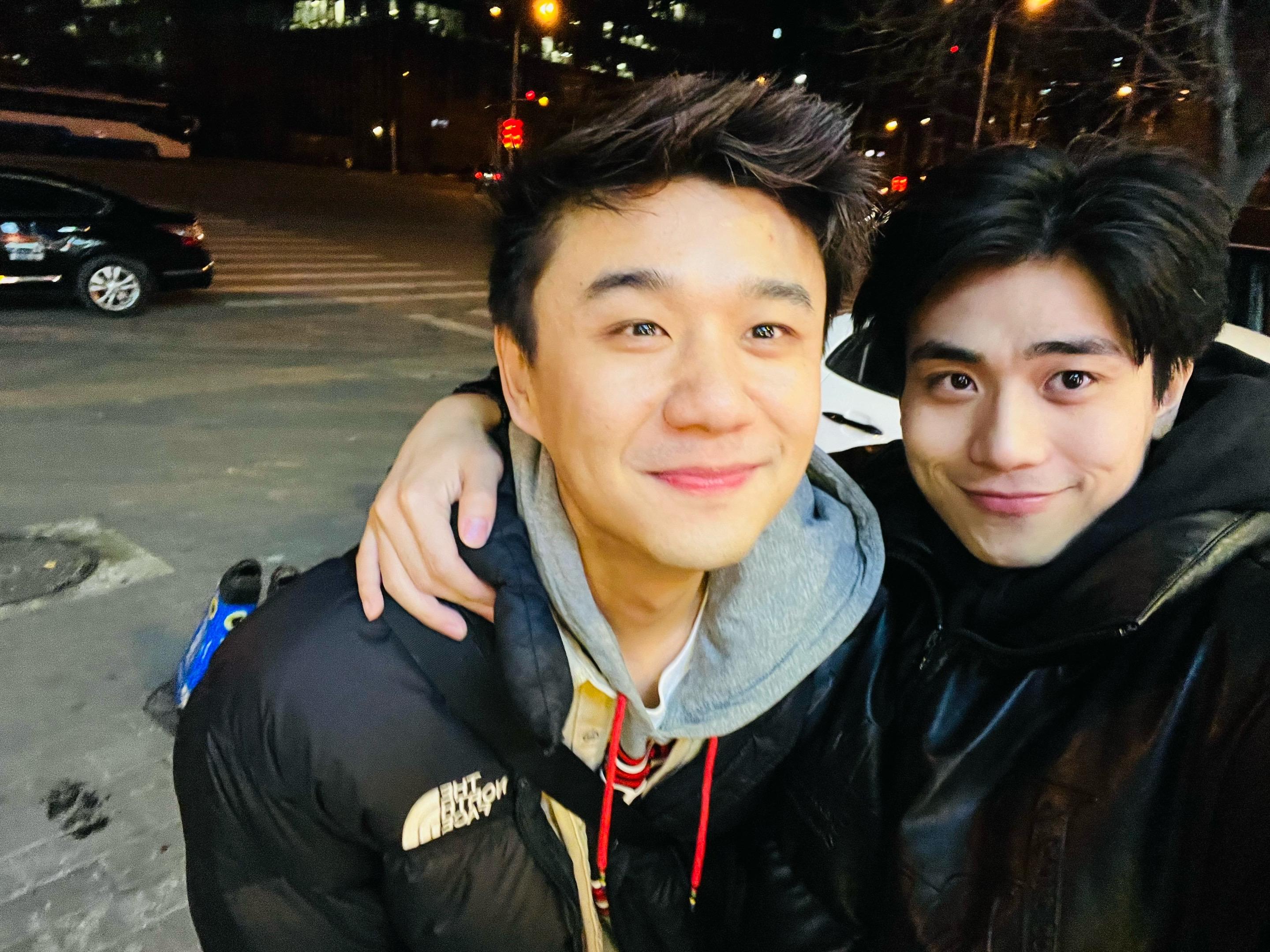 十二月的冷风里 夹杂着过去的感慨和新年的期待