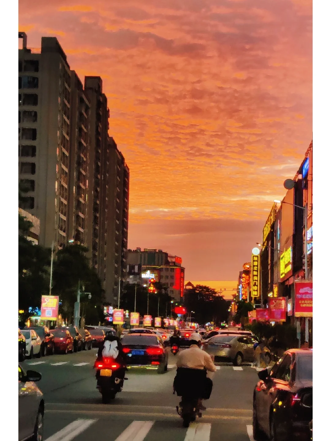 东莞今天的晚霞也太好看了吧🌥️