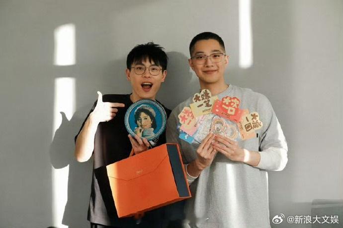 赖冠霖近照状态 赖冠霖近照曝光，他剃了圆寸，网友：从哪里开始是赖冠霖啊？ 没认出