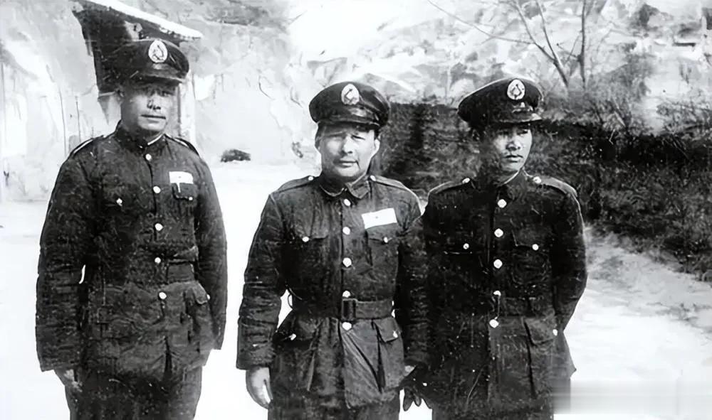 胡宗南占领延安后第二天，在枣园主席住地看到主席专门留给他的纸条：“胡宗南到延安，